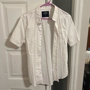Never worn. New without tags. Hollister short sleeve men’s button down